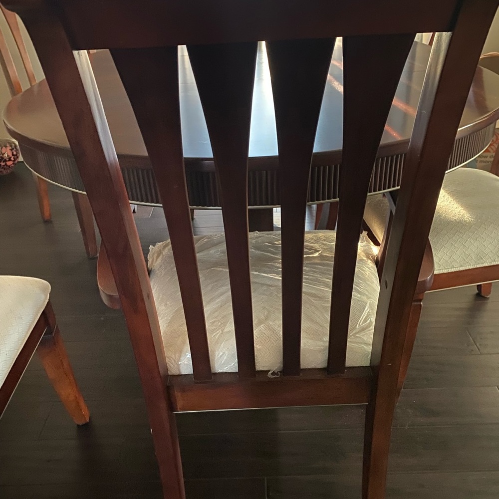 6 pieces Dining table set plus buffet - Picture 9 of 16